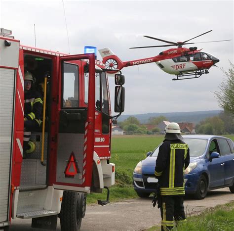 Unfall Mit Zwei Pkw Und Verletzten Personen Auf Der B Deister Echo