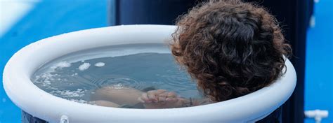 Cold Water Therapy | Benefits of an Ice Bath - MYPROTEIN™