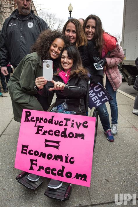 Photo Womens March On Washington Wax201701211203