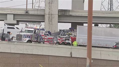 Deadly Big Rig Crash On Sw Fwy Blocks Traffic For Hours Abc13 Houston