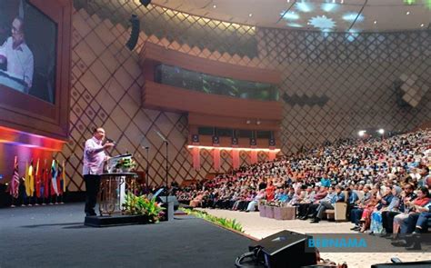 BERNAMA PM ANWAR URGES MALAYSIANS TO TRANSFORM COUNTRY INTO A GREAT