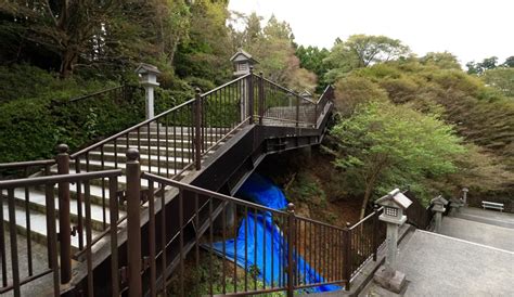 神秘！黄金の鳥居をくぐる：秋葉山本宮秋葉神社、訪問ガイド（御朱印・アクセス情報含む）｜静岡県浜松市｜異世界ひとり旅