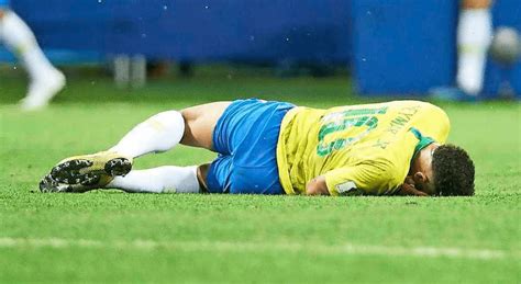 Terrible nouvelle pour Neymar après sa blessure PUR FOOT