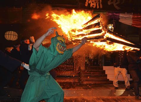 大和路に春呼ぶ火祭り コロナで「無観客」開催 読んで見フォト 産経フォト