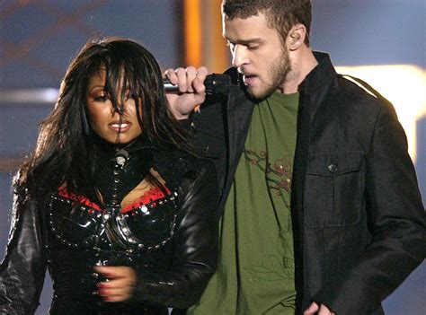 Inside The Wild Aftermath Of Janet Jackson S Wardrobe Malfunction Hot World Report