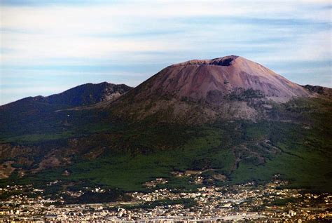 Mount Vesuvius Today