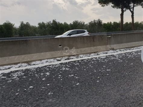 Maltempo In Puglia Violenta Grandinata A Bari Allerta Della