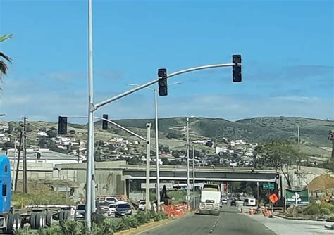 Instalar N Sem Foros Para Mejorar Flujo Vehicular En Obras Del Nodo