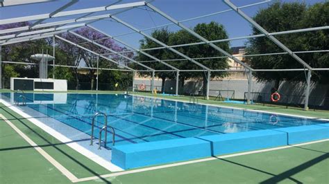 Valencina amplía el horario de la piscina municipal el 7 de agosto