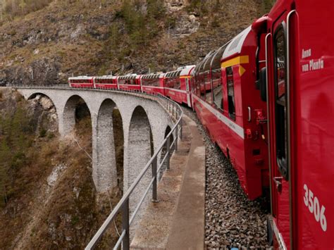 Bernina Express Bajeczna Podr Poci Giem Panoramicznym Ciekawe