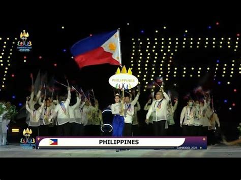 Alyssa Valdez As A Flag Bearer Of Team Philippines At Sea Games