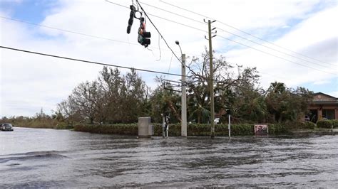 Sarasota Begins Recovery Phase After Ian Leaves Downed Trees Wtsp