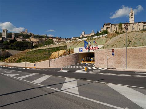 Parcheggio Pluripiano Interrato Per Assisi Arketipo