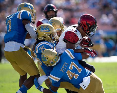 Gallery San Diego State Football Earns Historic 23 14 Victory Over Ucla Daily Bruin