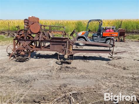 International Stationary Hay Baler Agriculture Bigiron