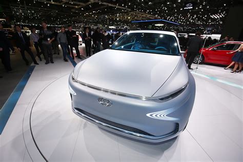 New Hyundai Fuel Cell SUV Could Have 500 Mile Range | Carscoops