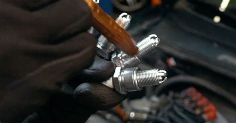 How To Change Spark Plugs On VW Polo Hatchback 86C 80 Replacement