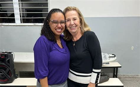 Professora Silmara ganha medalha de ouro e está entre os melhores