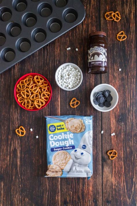Hot Cocoa Cookie Cups XoxoBella