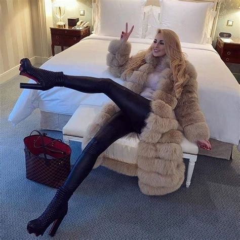 Pin By John Dennis On Furs Fur Fur Fashion Fur Coats Women