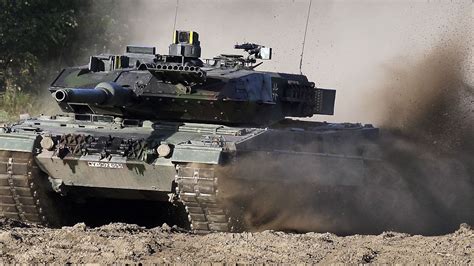 El Gobierno alemán aprueba el envío de carros de combate Leopard 2 a