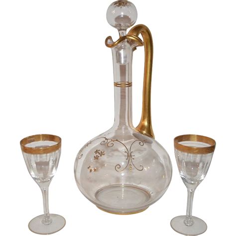 Elegant Decanter With Stopper ~hand Blown Glass With Two Cordial Glasses ~ Gold Paste Decorated