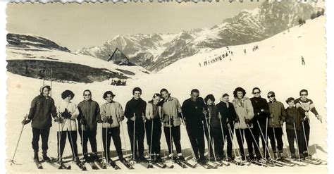 Photo De Classe Mademoiselle De 1957 ECOLE VOLTAIRE Copains D