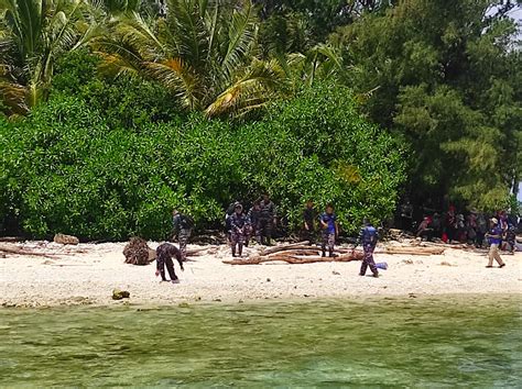 Aksi Bersih Pantai Di Pulau Tikus Lanal Bengkulu Komitmen Dukung