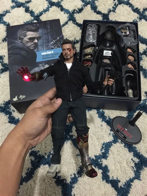 Hot Toys Tony Stark The Mechanic