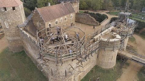 Le projet fou de Guédelon des passionnés bâtissent un château fort