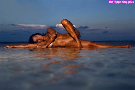 Elisa De Panicis Elisa Gold Elisadepanicis Nude OnlyFans Photo 56