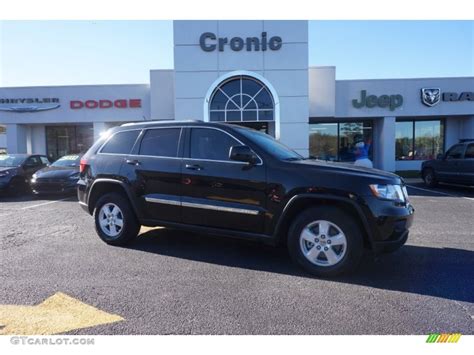 Brilliant Black Crystal Pearl Jeep Grand Cherokee Laredo