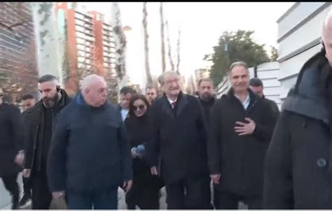 Live Berisha I Bashkohet Protest S S Opozit S Syri Kosova Lajmi I