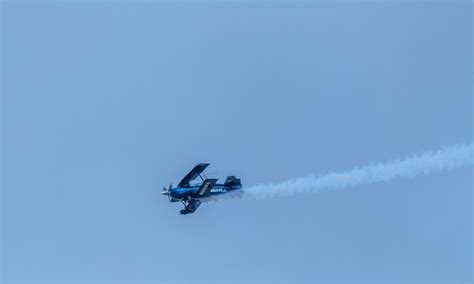 Vendée un petit avion heurte une ligne électrique faisant deux