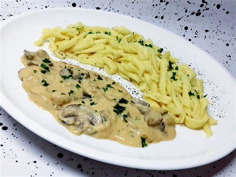 Champignons in Sahnesauce mit Spätzle von LaurasTorten Chefkoch