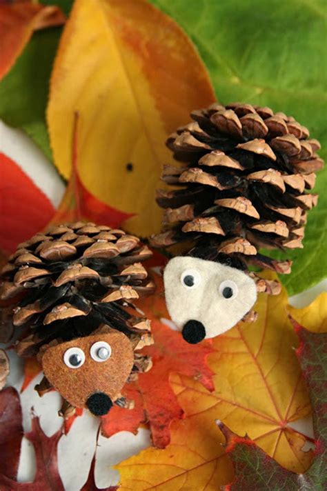 Cute Fall Crafts Made With Pine Cones