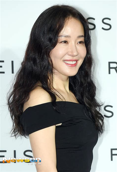 포토엔hd 엄지원 ‘나도 쇄골미녀~ 손에 잡히는 뉴스 눈에 보이는 뉴스 뉴스엔