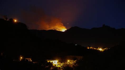 Incendio en Gran Canaria la evolución del fuego pinta bastante bien