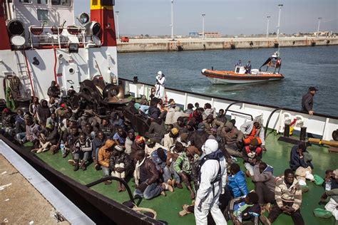 Sbarcano In A Pozzallo Fermato Il Presunto Scafista Giornale Di