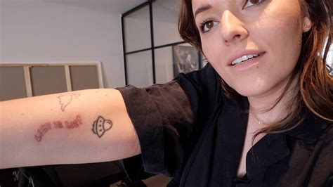 Nieuwe Tattoo Laten Zetten Vloggloss Youtube