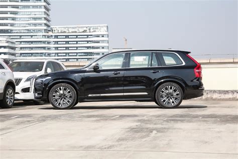 【沃尔沃xc90 插电混动t8 62km 长续航智尊豪华版正侧车头向左水平图片 汽车图片大全】 易车