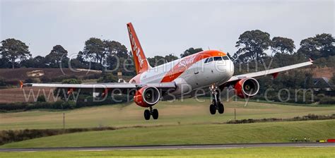 Easyjet G Ezaj Photographed At Edinburgh Airp Flickr