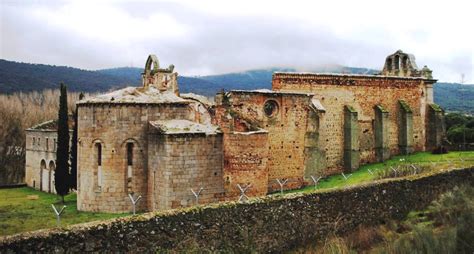 El Monasterio de Santa María la Real recupera sus muros