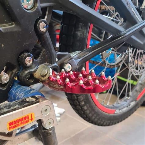 ZAP Technix E Peg Fußrasten SUR RON Light Bee Rot Motocross Shop