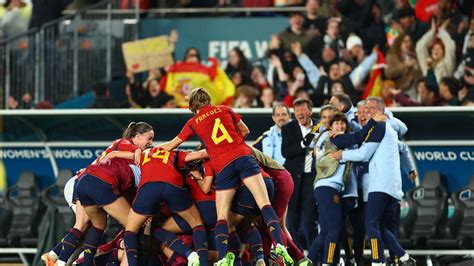 España hace historia con épica vence a Suecia y jugará por primera vez