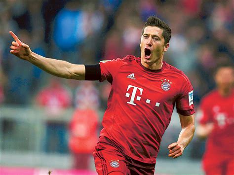 Bundesliga Bayern Munich Star Robert Lewandowski Hits 5 Goals In 9