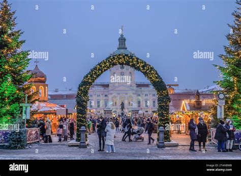 Weihnachtsmarkt Vor Dem Schlo Charlottenburg Berlin Deutschland