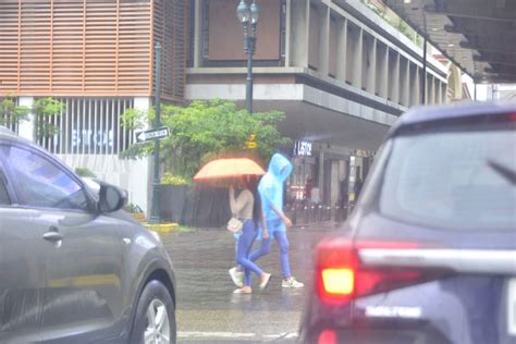 Lluvia Leve Pero Prolongada Alter Actividades Y El Tr Fico En Zonas