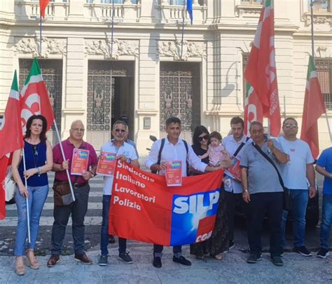 Polizia Flachi Di Silp Cgil Ci Costringono A Straordinari Senza Pagarli