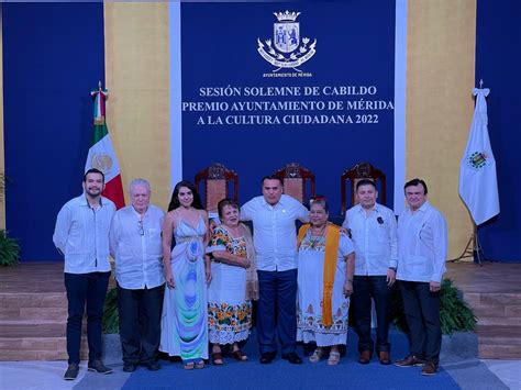 Reconocen a personalidades destacadas de la cultura y el arte en Mérida